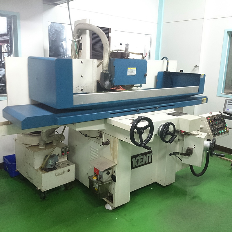 Tri-axial automatic grinder machine